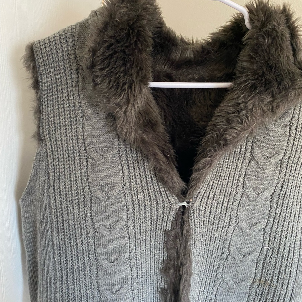 Cozy Gray Knit Vest with Faux Fur Trim